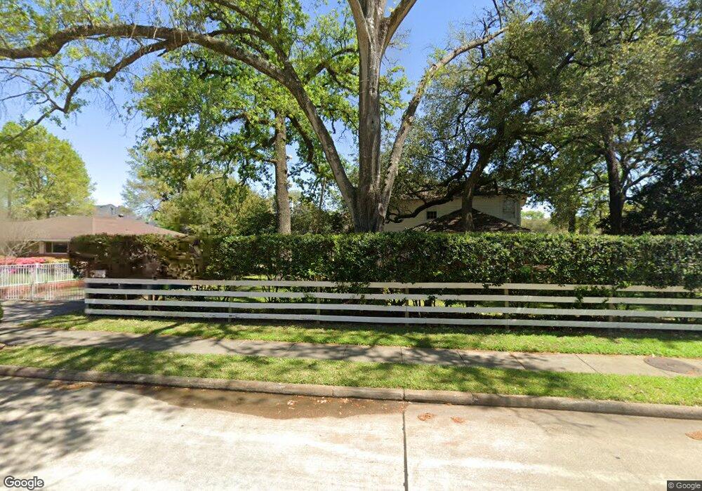 1400 Monarch Oaks St, Houston, TX 77055 - photo 1