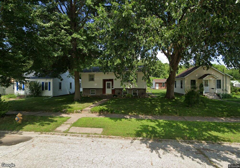 3140 Diehn Ave, Davenport, IA 52802 - photo 1