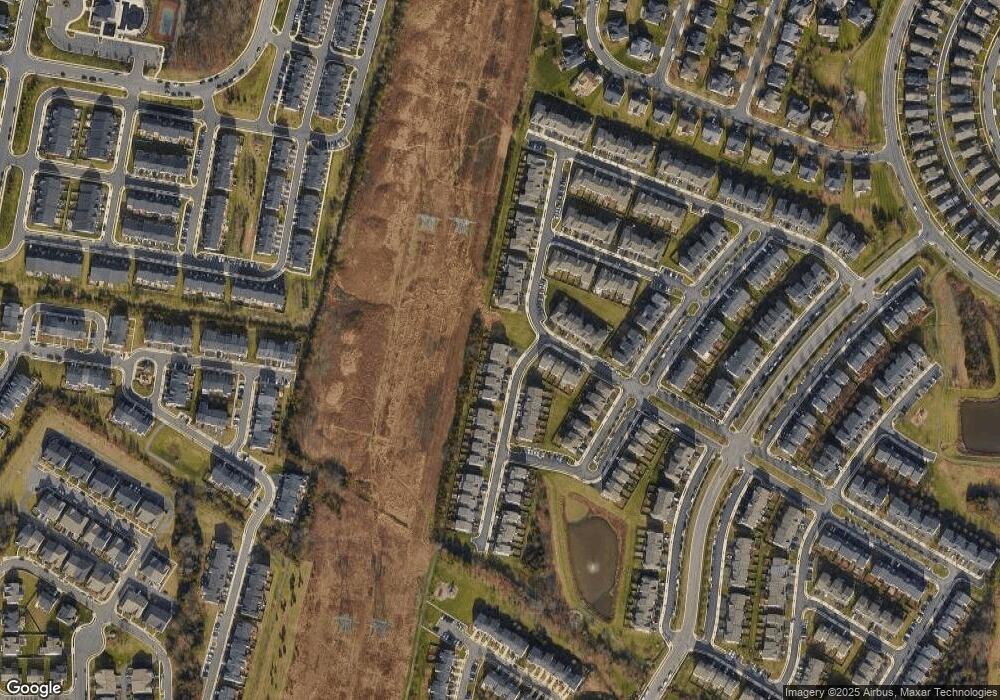 25105 Sweet Myrtle Square, Aldie, VA 20105 - photo 1