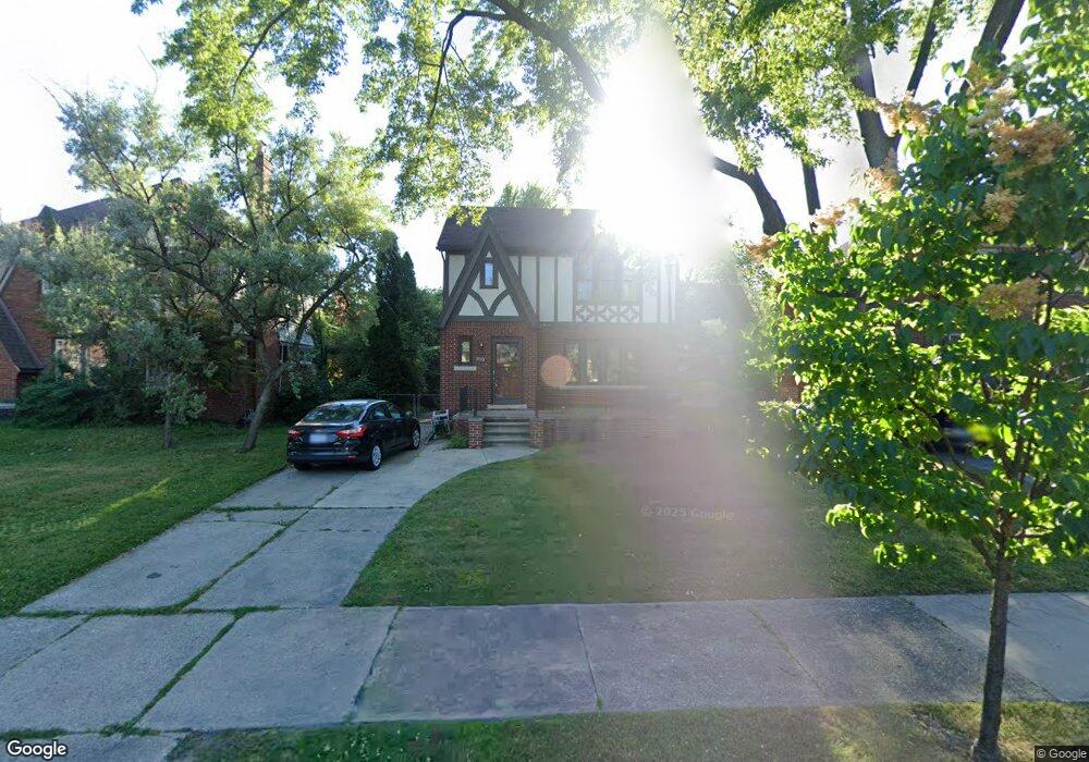 1424 Grayton St, Grosse Pointe Park, MI 48230 - photo 1