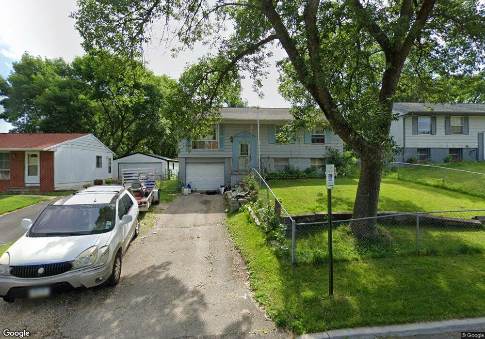 3027 Bramble Rd SW, Cedar Rapids, IA 52404 - photo 1