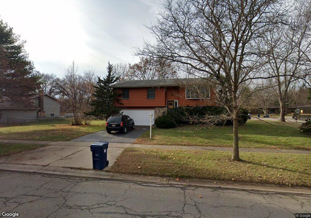 818 Scott St, Algonquin, IL 60102 - photo 1