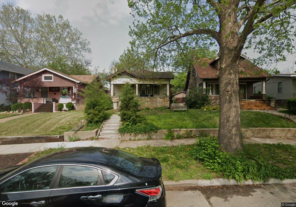 112 SW The Dr, Topeka, KS 66606 - photo 1