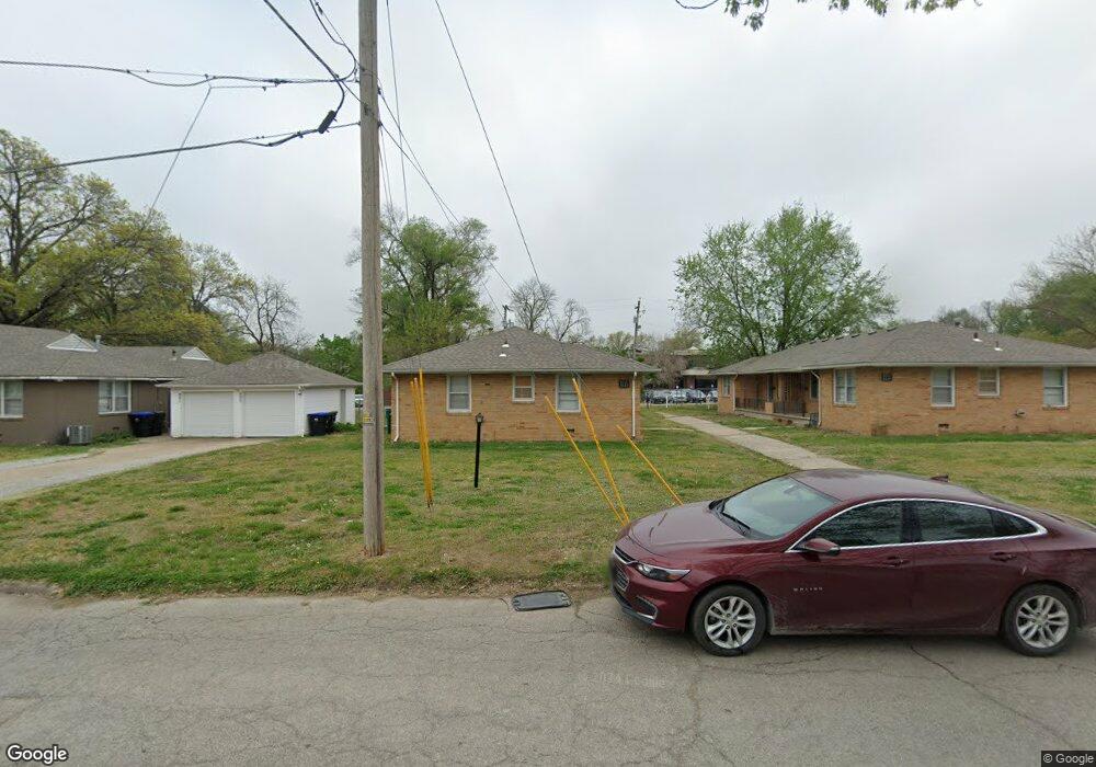 3521 SW 9th St, Topeka, KS 66606 - photo 1