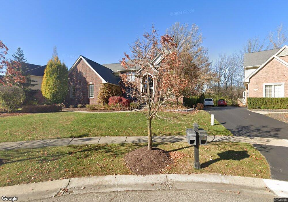 6786 Rossmore Ct, West Bloomfield, MI 48322 - photo 1