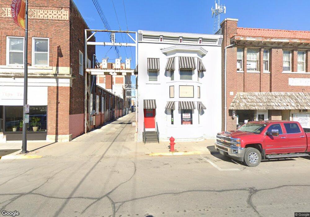 112 1st Ave E unit 1, Newton, IA 50208 - photo 1