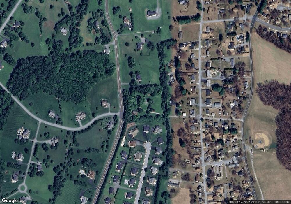 800 Flohr Ave, Sykesville, MD 21784 - photo 1