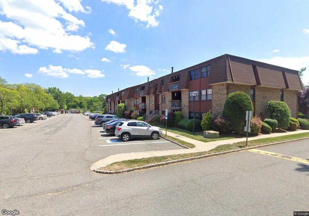 17 Powderhorn Ct, Woodbridge, NJ 07095 - photo 1