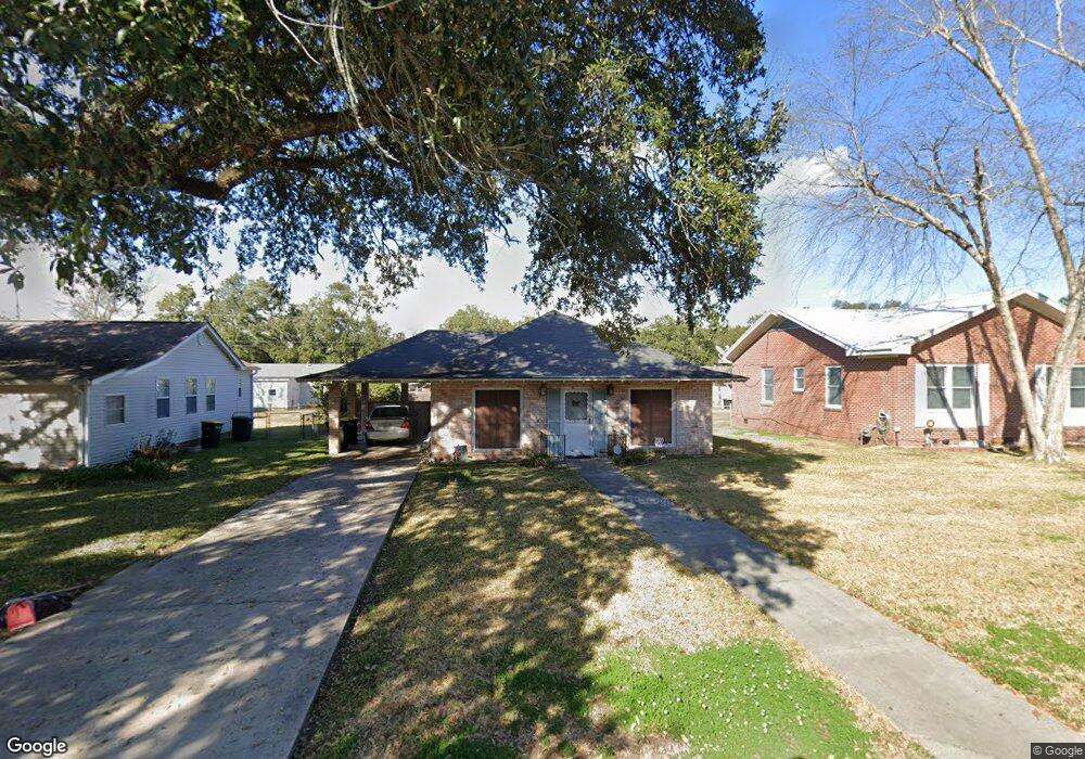 307 Hilltop Cir, New Iberia, LA 70563 - photo 1