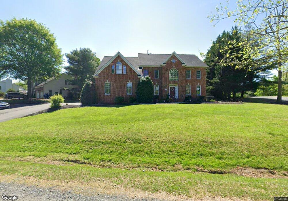 9621 Chathams Ford Dr, Vienna, VA 22182 - photo 1