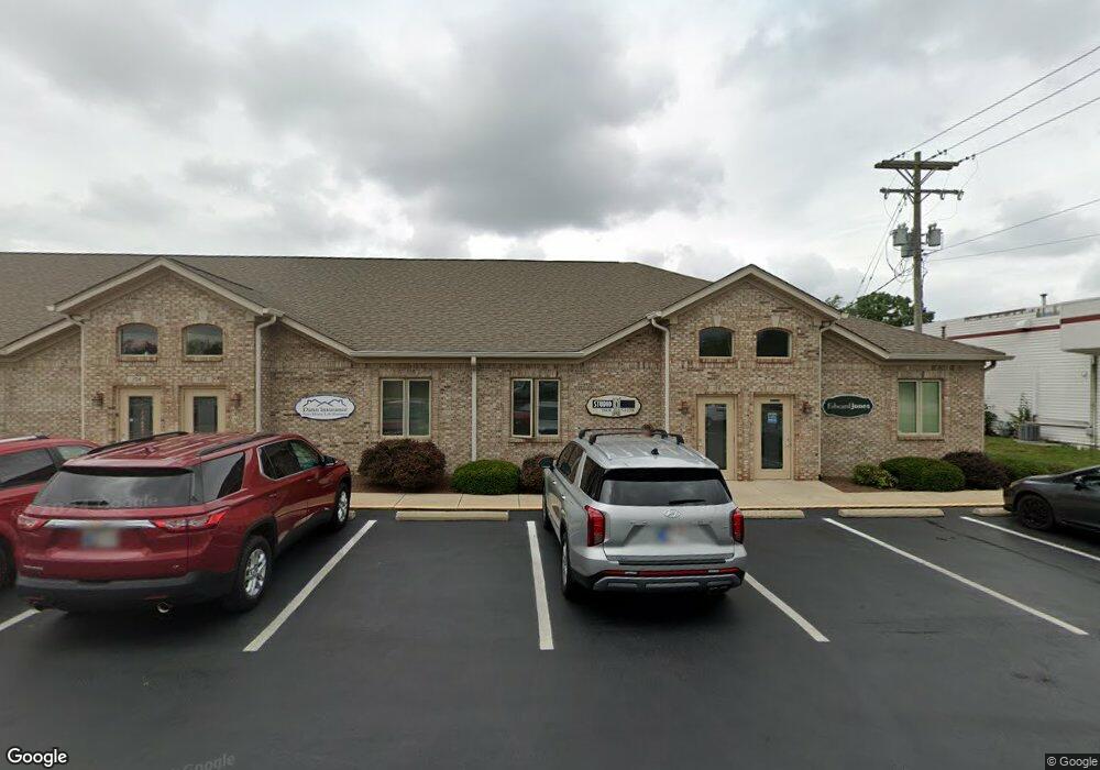 706 W Main St, Plainfield, IN 46168 - photo 1