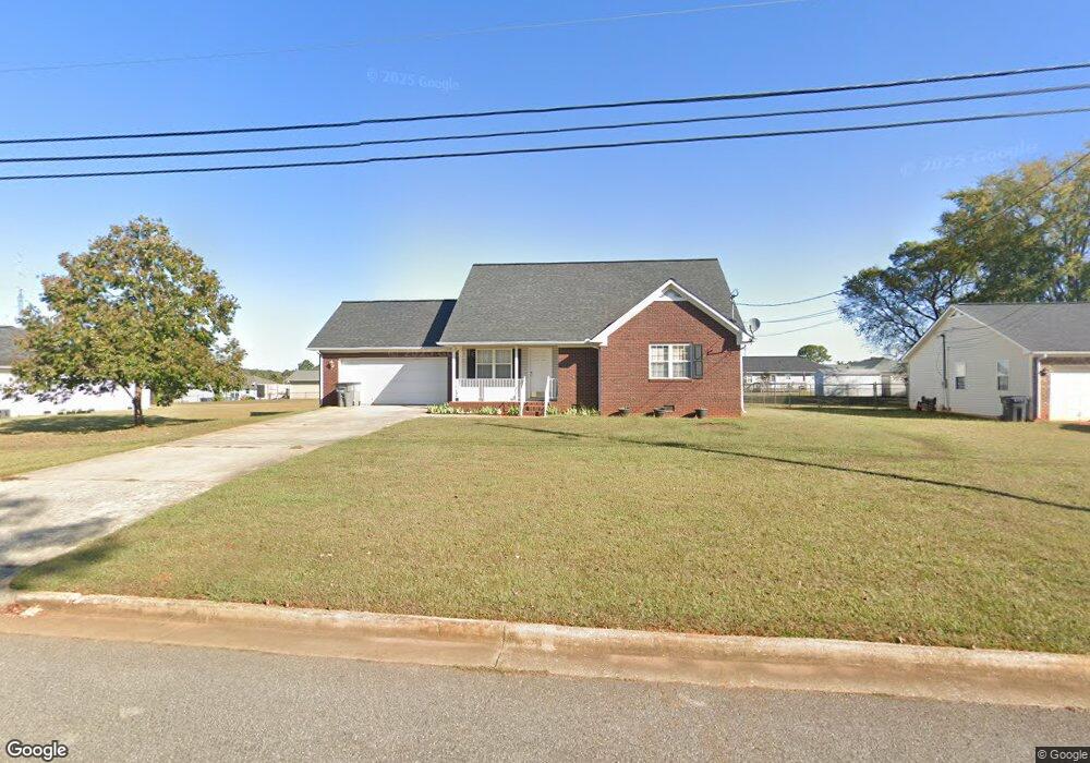 106 Andrew Dr, Weaver, AL 36277 - photo 1