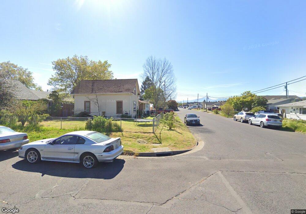 408 Laurel St, Central Point, OR 97502 - photo 1