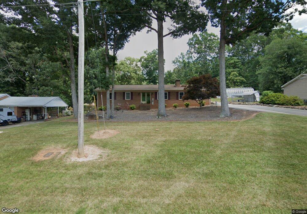 1527 Pepperidge Rd, Asheboro, NC 27205 - photo 1