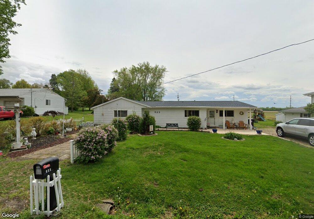 523 Comet Ave, Lincoln, IL 62656 - photo 1