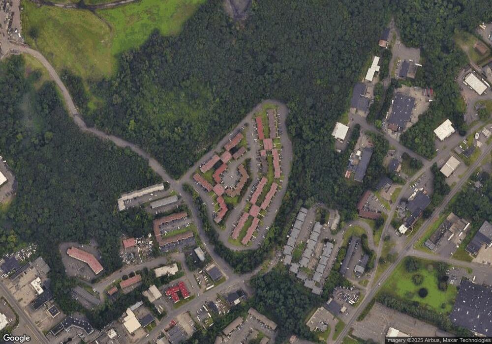 100 Mark Ln unit B7, Waterbury, CT 06704 - photo 1