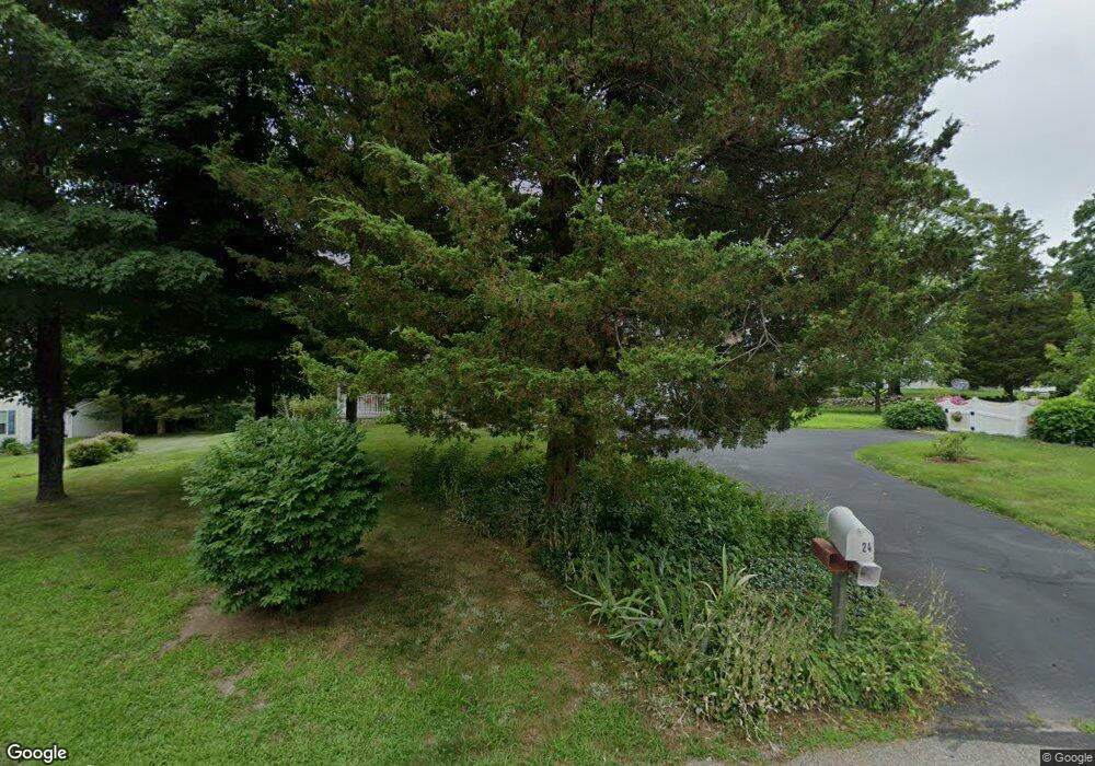 24 Holly Bush Ln, Norwich, CT 06360 - photo 1