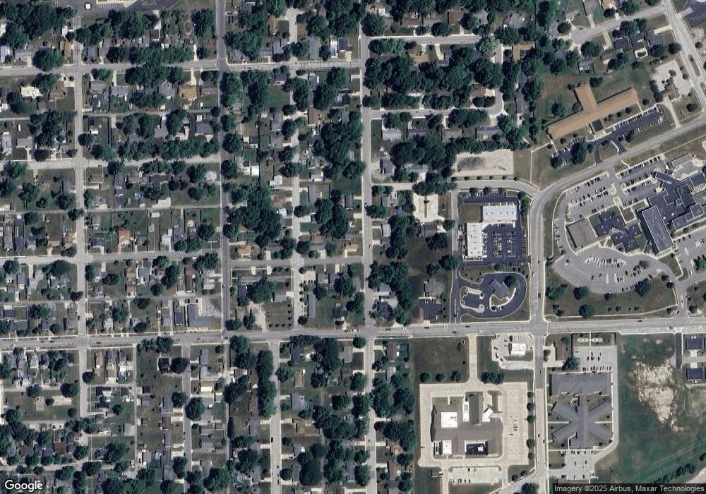 1110 Naomi St, Auburn, IN 46706 - photo 1