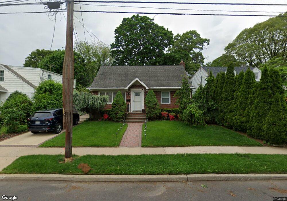 110 Walnut St, West Hempstead, NY 11552 - photo 1