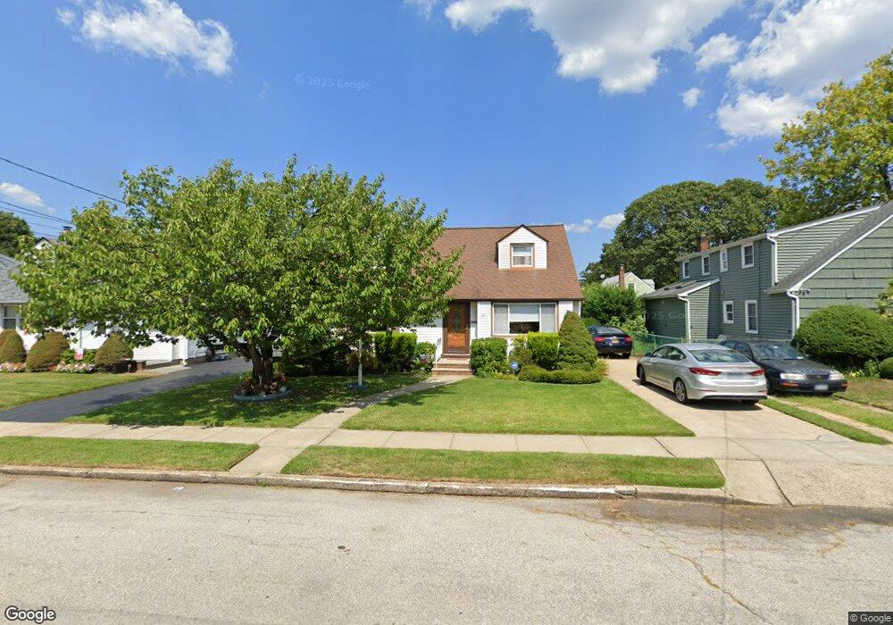 77 E Euclid St, Valley Stream, NY 11580 - photo 1