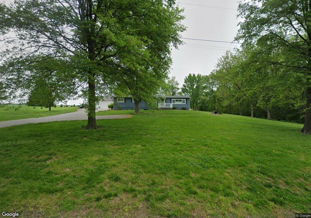 906 Wolf Rd, Freeburg, IL 62243 - photo 1