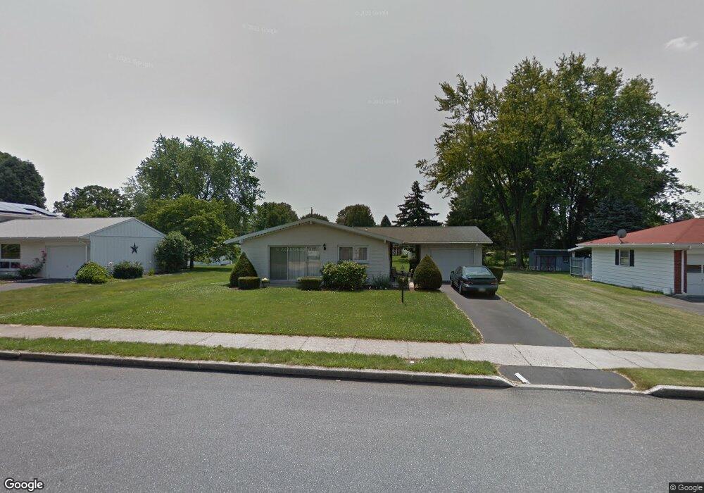 330 E Hemlock St, Palmyra, PA 17078 - photo 1