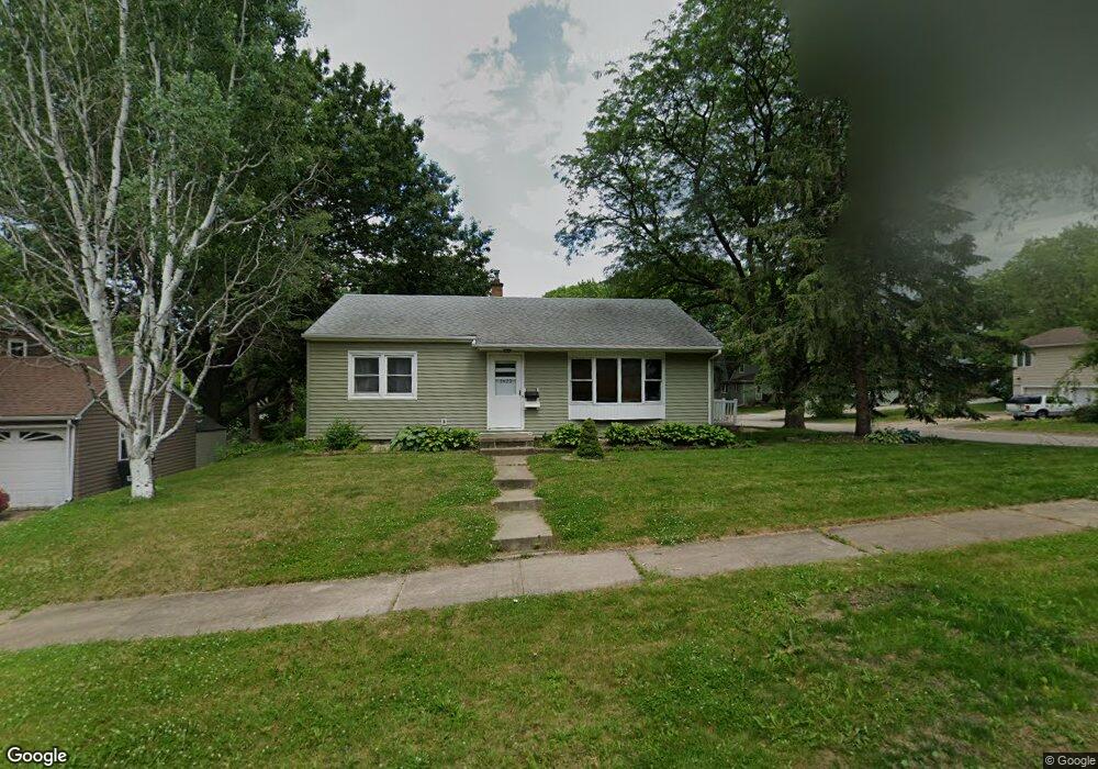 1622 Iowa St, Cedar Falls, IA 50613 - photo 1