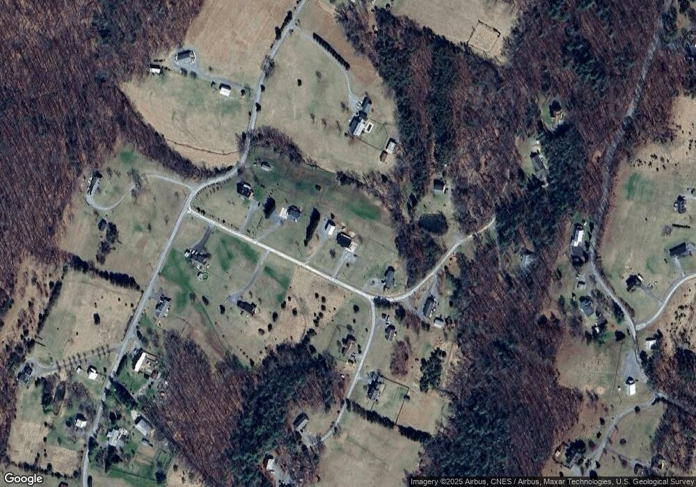 132 Cedar Ridge Dr, Berkeley Springs, WV 25411 - photo 1