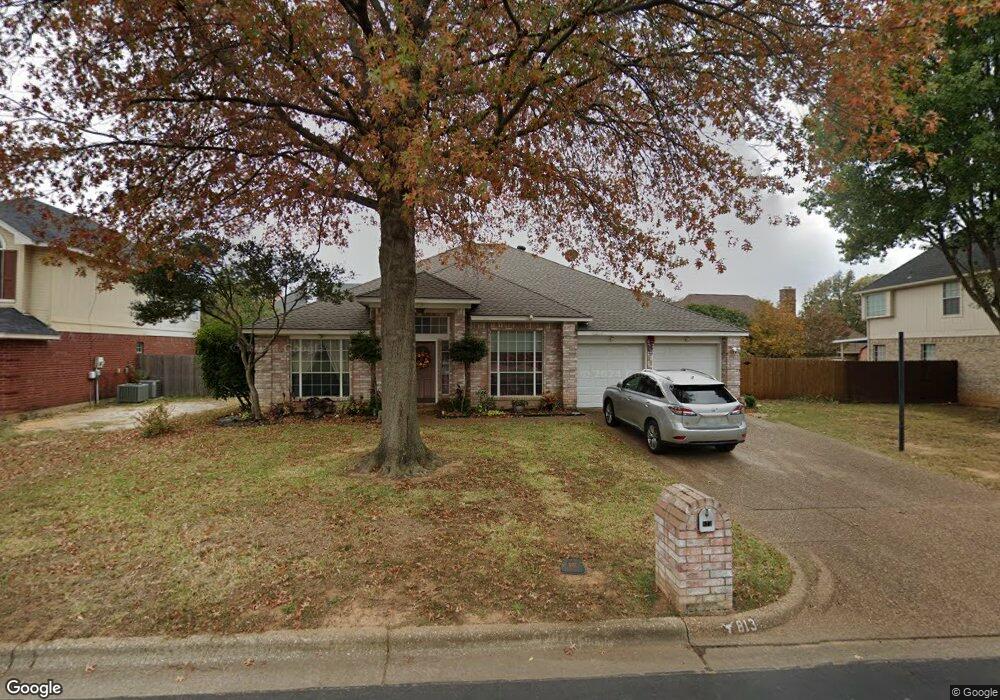 813 Crystal Ln, Hurst, TX 76054 - photo 1