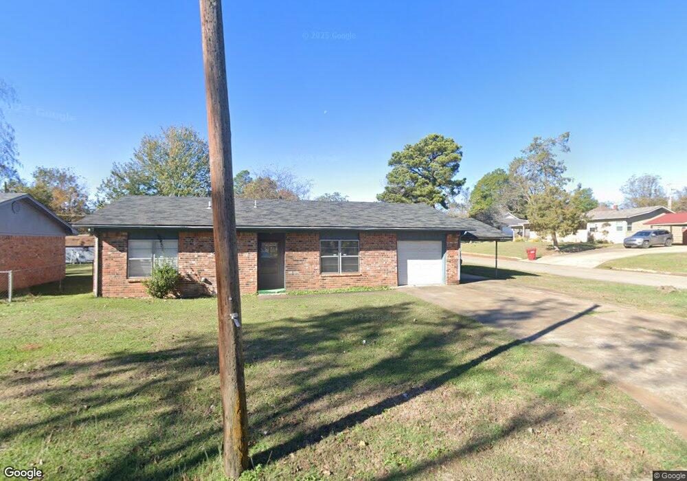 902 S 5th St, Hugo, OK 74743 - photo 1
