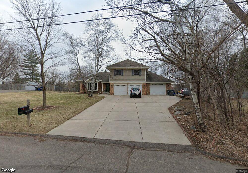 5270 Michaele Ln, Minnetonka, MN 55345 - photo 1