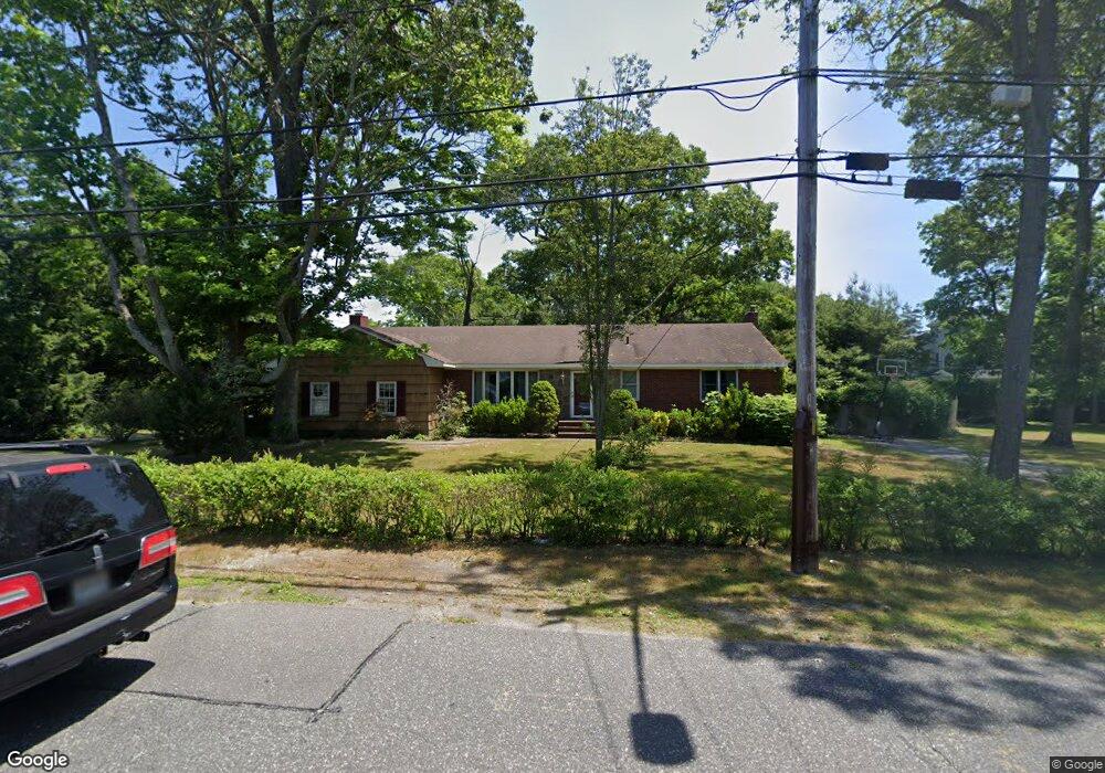 9 S Fairview Ave, Bayport, NY 11705 - photo 1