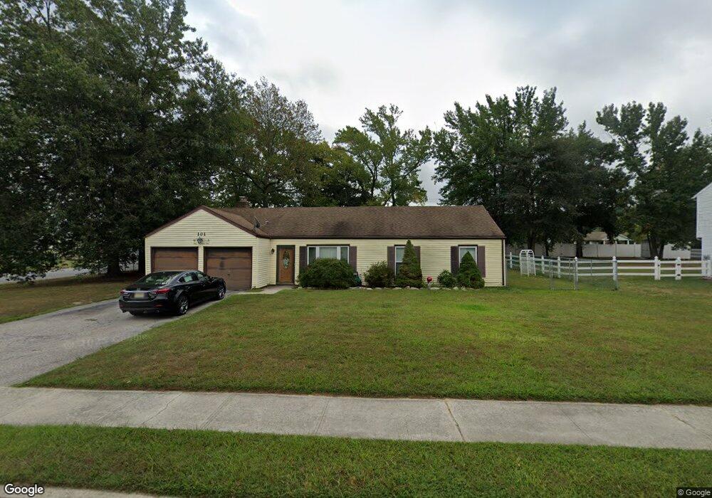 101 Lotus Ln, Penns Grove, NJ 08069 - photo 1