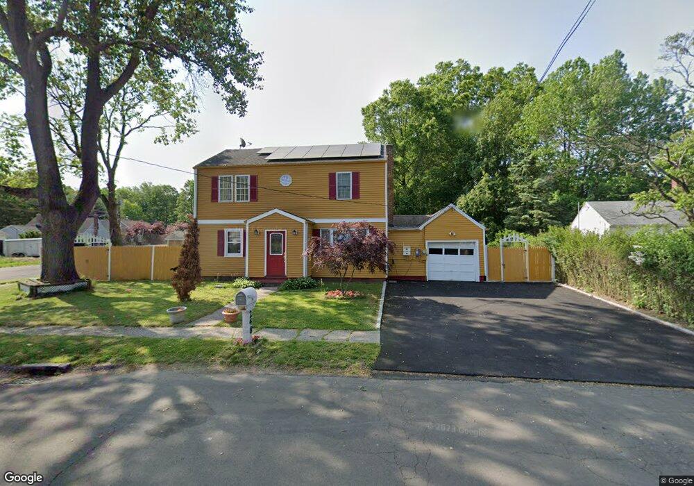 248 Nutmeg Rd, Bridgeport, CT 06610 - photo 1