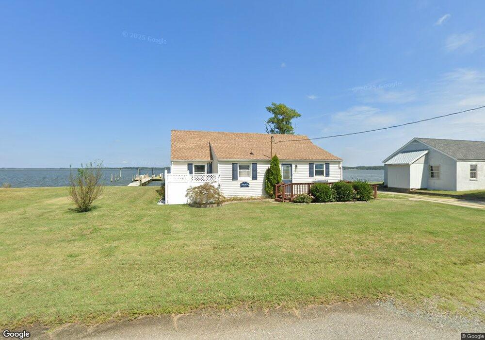 998 Fort Lowry Ln, Dunnsville, VA 22454 - photo 1