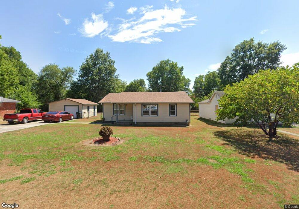 415 E 12th St, Claremore, OK 74017 - photo 1