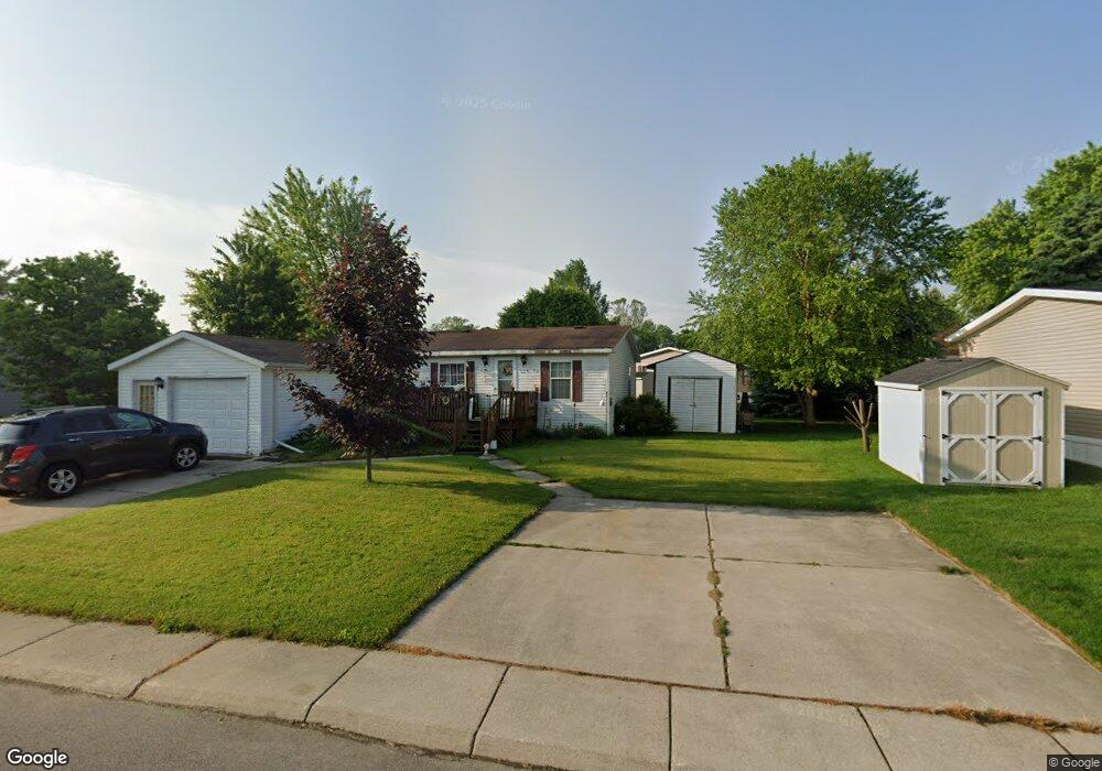 429 N Jack Pine Cir, Flint, MI 48506 - photo 1