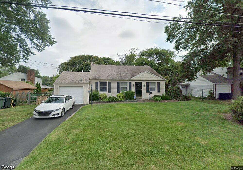 957 Woodbourne Dr, Southampton, PA 18966 - photo 1