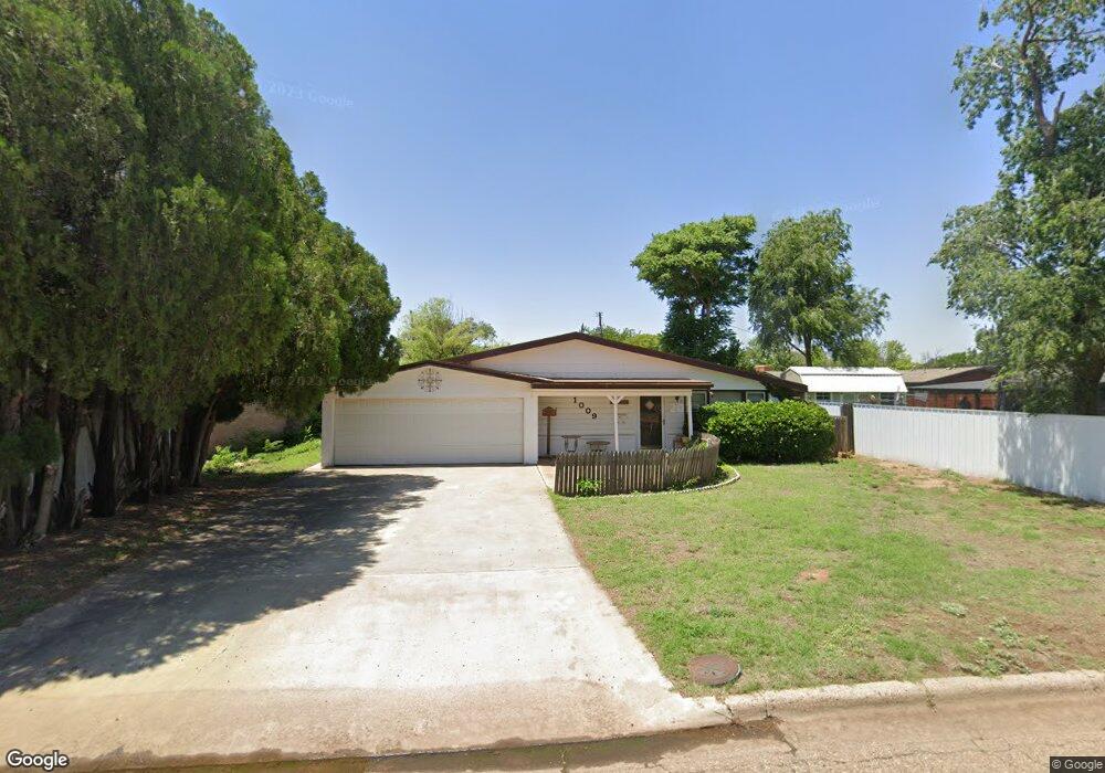 1009 Borger St, Plainview, TX 79072 - photo 1