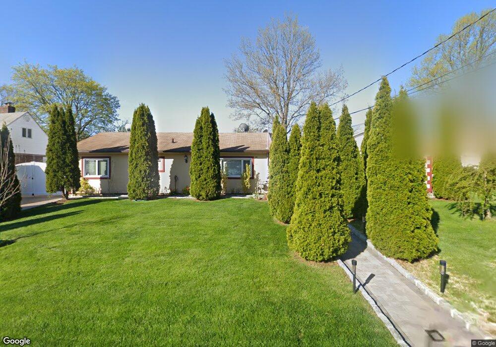 90 Kingsley Dr, Yonkers, NY 10710 - photo 1