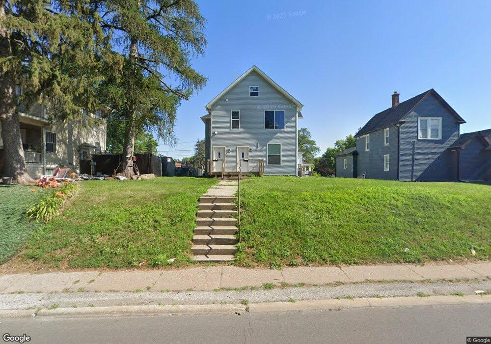 912 W Locust St, Davenport, IA 52804 - photo 1