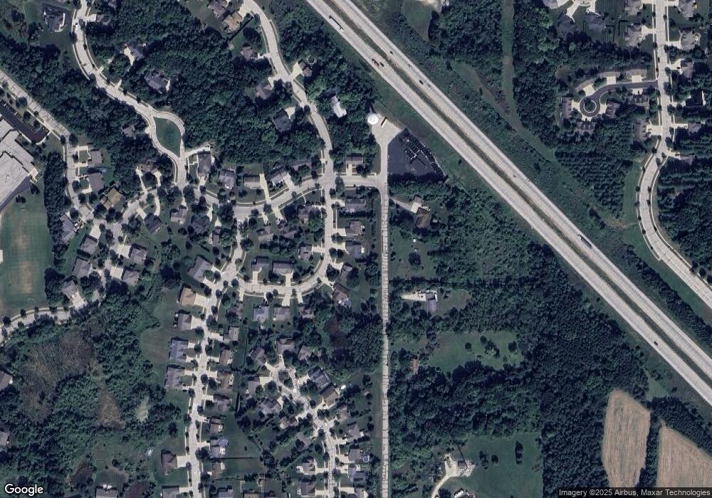 504 Nordic Ln, Slinger, WI 53086 - photo 1