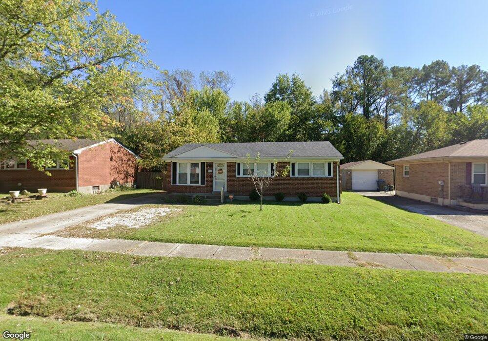 9309 Lantana Dr, Louisville, KY 40229 - photo 1