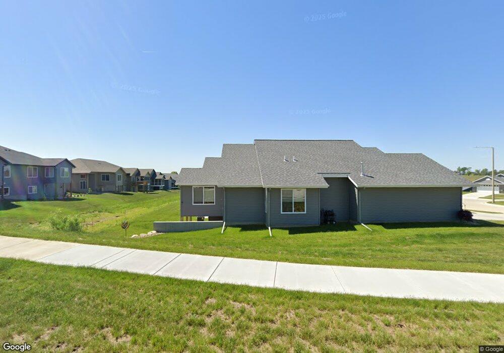 3505 Goldfinch Ct SW, Cedar Rapids, IA 52404 - photo 1