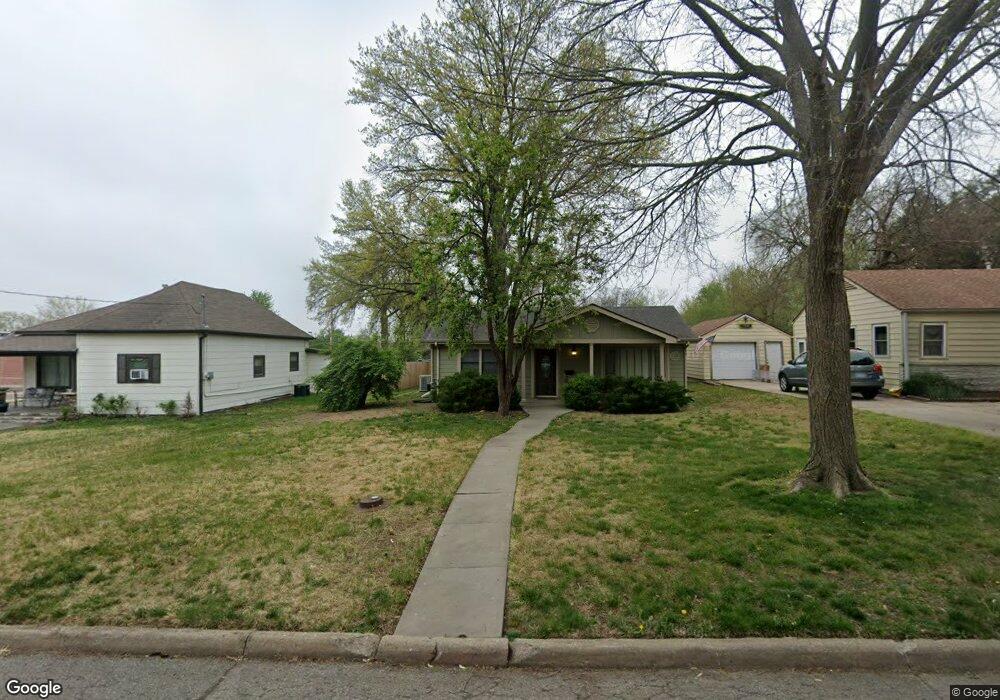 3307 SW 7th St, Topeka, KS 66606 - photo 1
