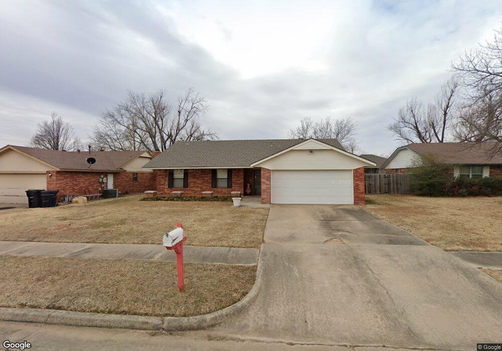 605 Randall Dr, Moore, OK 73160 - photo 1