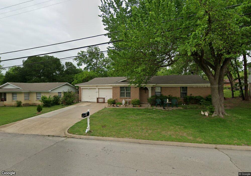 810 W Baldridge St, Ennis, TX 75119 - photo 1