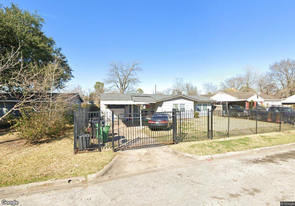 7007 Winfree Dr, Houston, TX 77087 - photo 1