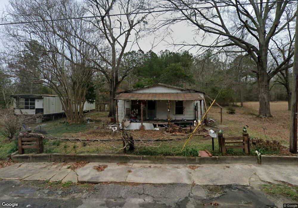 740 N Railroad Ave, Mount Vernon, GA 30445 - photo 1