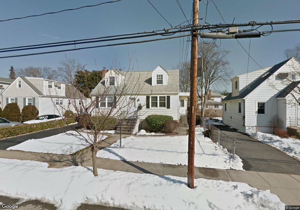 12 Cottonwood Rd unit 2, Port Washington, NY 11050 - photo 1